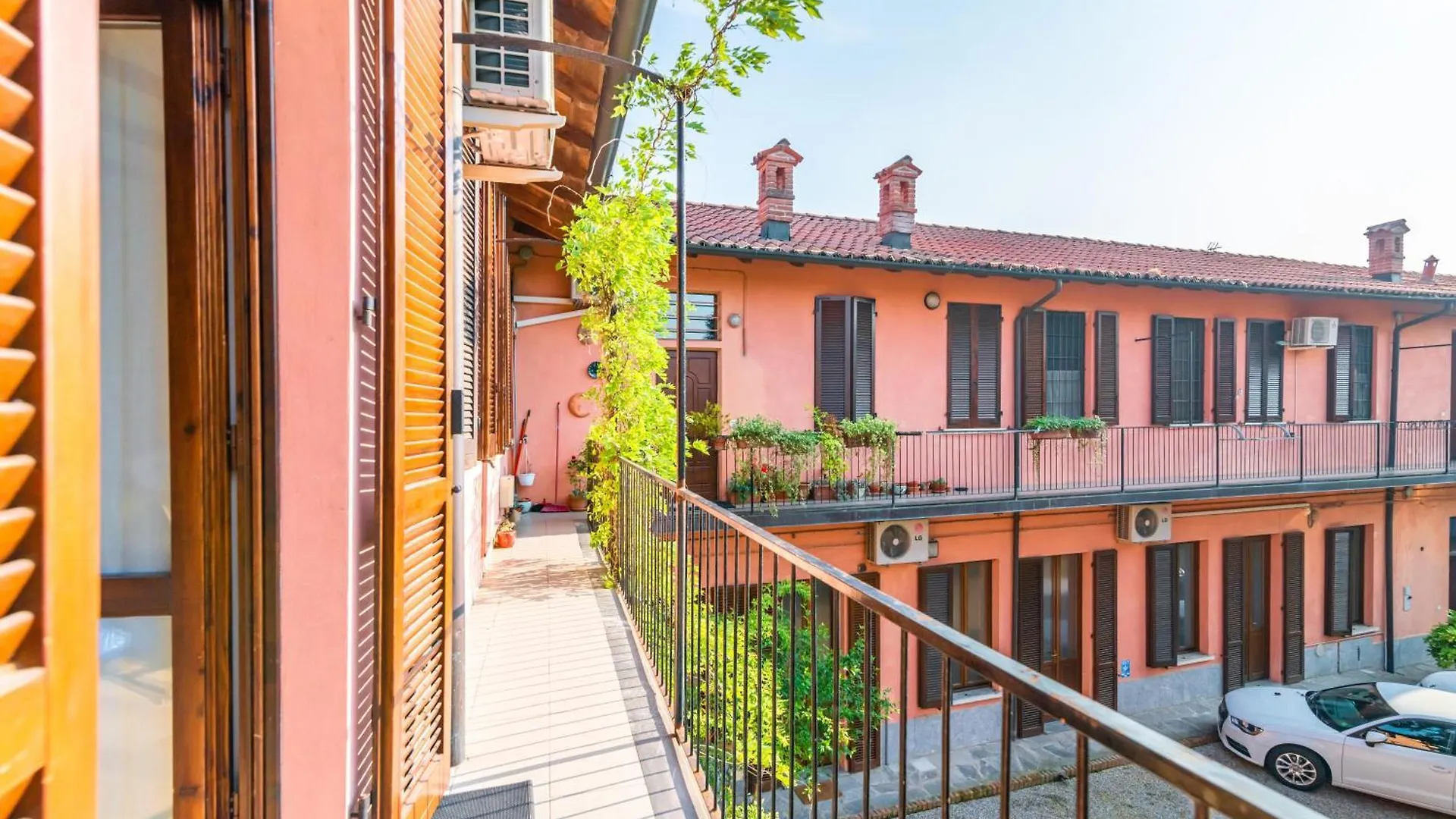 Casa Allegra_bilocale in centro con posto auto Pavia Italia